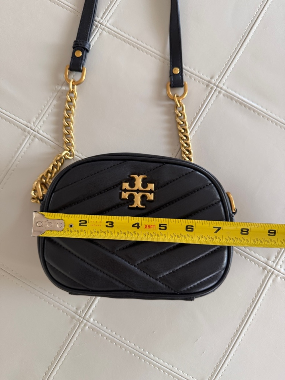 Tory Burch black Kira Chevron Small sling bag - Picture 4 of 6